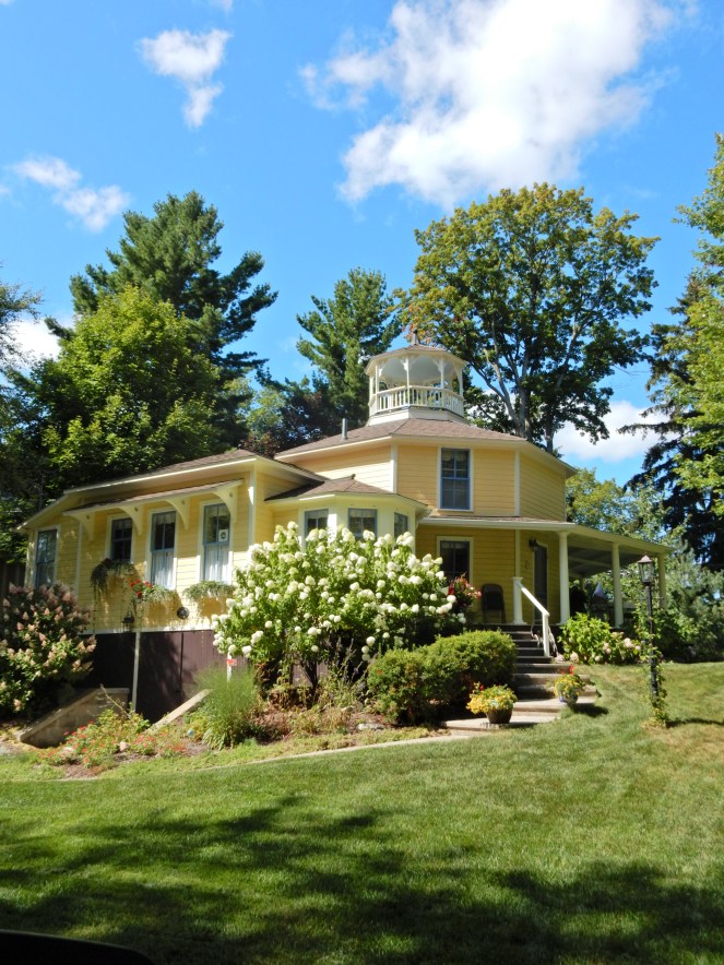 Historic Homes of America, Historic Homes, curb appeal, front doors, Come and knock on my door, Petoskey MI, Petoskey Michigan, Pure Michigan, Michigan Homes, Victorian Homes, Lake Michigan Homes, Lake curb appeal, Vintage curb appeal. Colorful homes, colorful houses, colorful front door, bright front doors, painted front door, home inspiration, Sarah In Style, Sarah Meyer, Design Blogger, Home Blogger, Petoskey Area, Up North Michigan, Lake Cabins