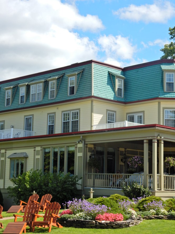 Harbor Springs, Harbor Springs MI, Harbor Springs Michigan, Historic Homes of America, Historic Homes, curb appeal, front doors, Come and knock on my door, Petoskey MI, Petoskey Michigan, Pure Michigan, Michigan Homes, Victorian Homes, Lake Michigan Homes, Lake curb appeal, Vintage curb appeal. Colorful homes, colorful houses, colorful front door, bright front doors, painted front door, home inspiration, Sarah In Style, Sarah Meyer, Design Blogger, Home Blogger, Petoskey Area, Up North Michigan, Lake Cabins