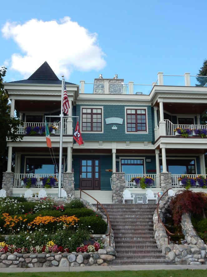 Harbor Springs, Harbor Springs MI, Harbor Springs Michigan, Historic Homes of America, Historic Homes, curb appeal, front doors, Come and knock on my door, Petoskey MI, Petoskey Michigan, Pure Michigan, Michigan Homes, Victorian Homes, Lake Michigan Homes, Lake curb appeal, Vintage curb appeal. Colorful homes, colorful houses, colorful front door, bright front doors, painted front door, home inspiration, Sarah In Style, Sarah Meyer, Design Blogger, Home Blogger, Petoskey Area, Up North Michigan, Lake Cabins