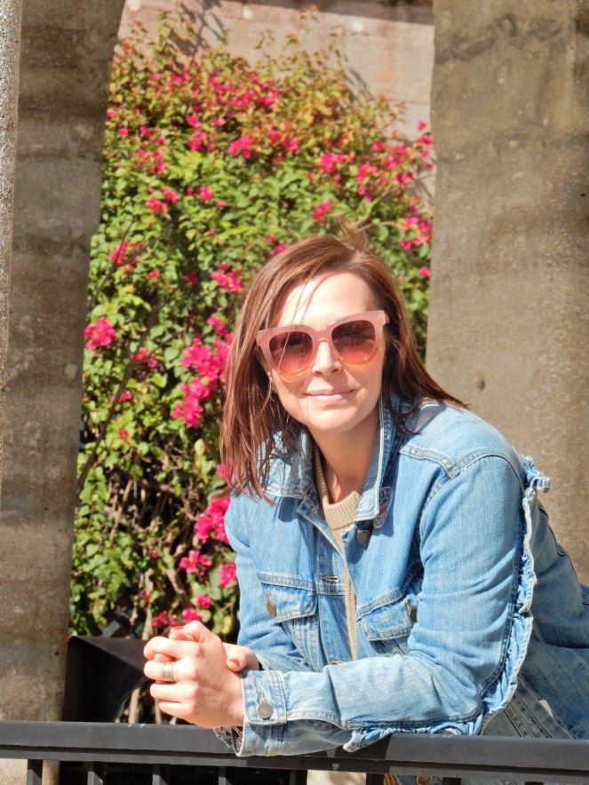 cropped sweater, Chicago fashion 2020, fashion trends 2020, spring fashion trends, spring fashion 2020, spring must have clothing, midi skirt, midi skirts, midi-skirt, best skirts for spring, cute midi skirts, cute skirts, classic fashion pieces, versatile clothing, styling tips, transitional clothing, flattering skirts, flattering bottoms, fashion blogger style tips, what to wear, who what wear, What I wore, Sarah Meyer, Sarah In Style, Flagler College, St. Augustine, Day to Night fashion, spring accessories Gap skirts, Banana Republic skirts, leopard midi skirt, neon skirts, yellow midi skirt, abercrombie and fitch skirts, J. Crew skirts, oversized jean jacket, white sneakers, sneakers and skirts