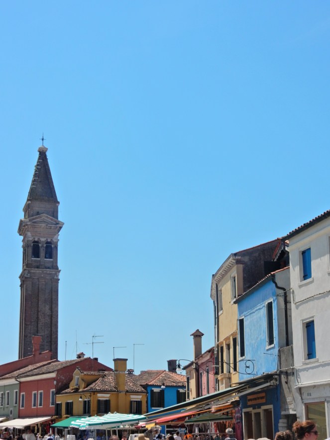 Burano Italy, Burano, Italian Village, Italian Towns, Charming European Towns, Colorful Homes, Colorful Towns, Colorful Houses, Visit Burano, Visit Venice, DK Eyewitness, Top 10 Venice, Must see in Burano, Venice Day Trips, What to do in Venice, What to do in Burano, Sarah In Style, Sarah Meyer, Blogger Travel tips, Italy travel tips, where to go in Italy, what to see in Italy, exploring Italy, off the beaten path in Italy, Italian fishing villages, most charming town, handmade lace, lace making, Italian craftsmanship