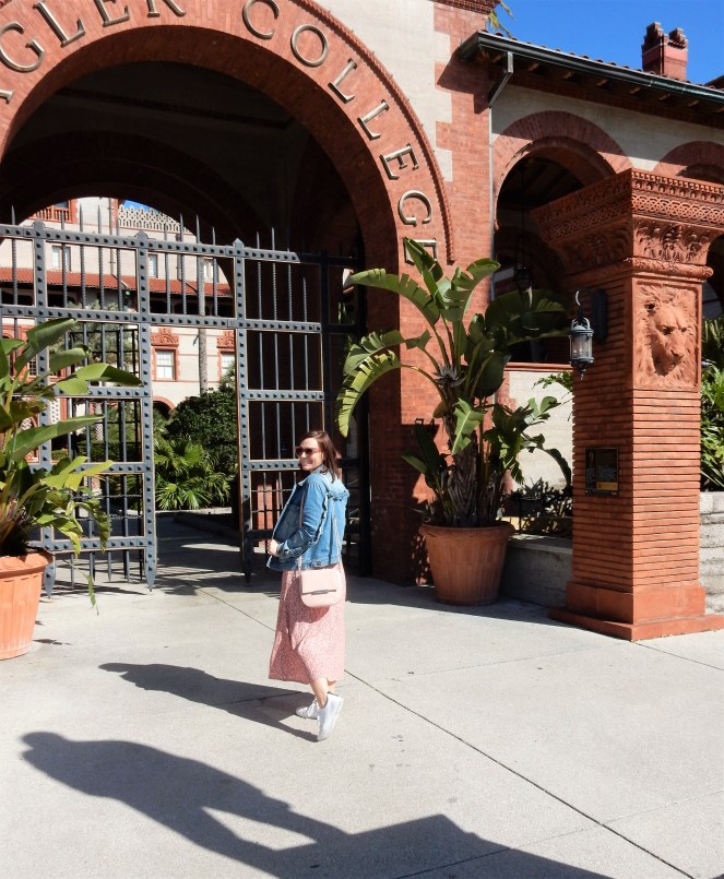 cropped sweater, Chicago fashion 2020, fashion trends 2020, spring fashion trends, spring fashion 2020, spring must have clothing, midi skirt, midi skirts, midi-skirt, best skirts for spring, cute midi skirts, cute skirts, classic fashion pieces, versatile clothing, styling tips, transitional clothing, flattering skirts, flattering bottoms, fashion blogger style tips, what to wear, who what wear, What I wore, Sarah Meyer, Sarah In Style, Flagler College, St. Augustine, Day to Night fashion, spring accessories Gap skirts, Banana Republic skirts, leopard midi skirt, neon skirts, yellow midi skirt, abercrombie and fitch skirts, J. Crew skirts, oversized jean jacket, white sneakers, sneakers and skirts