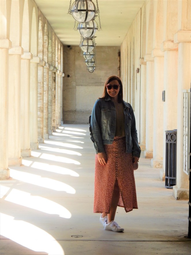 cropped sweater, Chicago fashion 2020, fashion trends 2020, spring fashion trends, spring fashion 2020, spring must have clothing, midi skirt, midi skirts, midi-skirt, best skirts for spring, cute midi skirts, cute skirts, classic fashion pieces, versatile clothing, styling tips, transitional clothing, flattering skirts, flattering bottoms, fashion blogger style tips, what to wear, who what wear, What I wore, Sarah Meyer, Sarah In Style, Flagler College, St. Augustine, Day to Night fashion, spring accessories Gap skirts, Banana Republic skirts, leopard midi skirt, neon skirts, yellow midi skirt, abercrombie and fitch skirts, J. Crew skirts, oversized jean jacket, white sneakers, sneakers and skirts