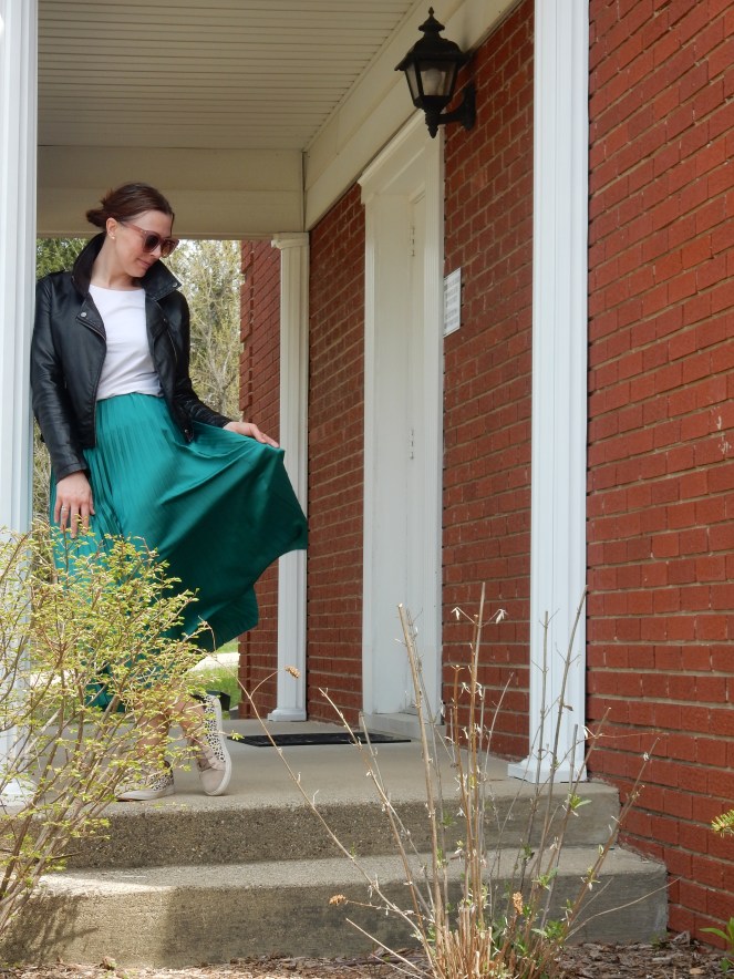 emerald green, pleated skirt, compleat in emerald, jewel tone fashion, jewel tone skirts, Bomber jacket, leopard sneakers, soft surroundings sneakers, cropped sweater, Chicago fashion 2020, fashion trends 2020, spring fashion trends, spring fashion 2020, spring must have clothing, midi skirt, midi skirts, midi-skirt, best skirts for spring, cute midi skirts, cute skirts, classic fashion pieces, versatile clothing, styling tips, transitional clothing, flattering skirts, flattering bottoms, fashion blogger style tips, what to wear, who what wear, What I wore, Sarah Meyer, Sarah In Style, leopard midi skirt, sneakers and skirts, francesca's sunglasses