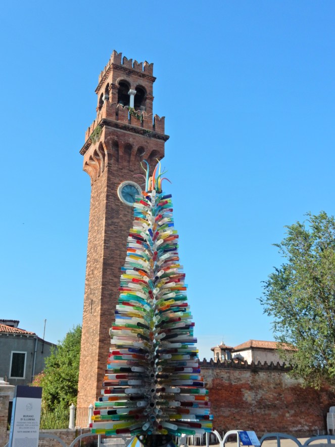 Burano Italy, Burano, Italian Village, Italian Towns, Charming European Towns, Colorful Homes, Colorful Towns, Colorful Houses, Visit Burano, Visit Venice, DK Eyewitness, Top 10 Venice, Must see in Burano, Venice Day Trips, What to do in Venice, What to do in Burano, Sarah In Style, Sarah Meyer, Blogger Travel tips, Italy travel tips, where to go in Italy, what to see in Italy, exploring Italy, off the beaten path in Italy, Italian fishing villages, most charming town, handmade lace, lace making, Italian craftsmanship, Murano Glass, Italian Glass, Italian Art, Italian Artisans, Venetian Glass, Murano Italy, Visit Murano