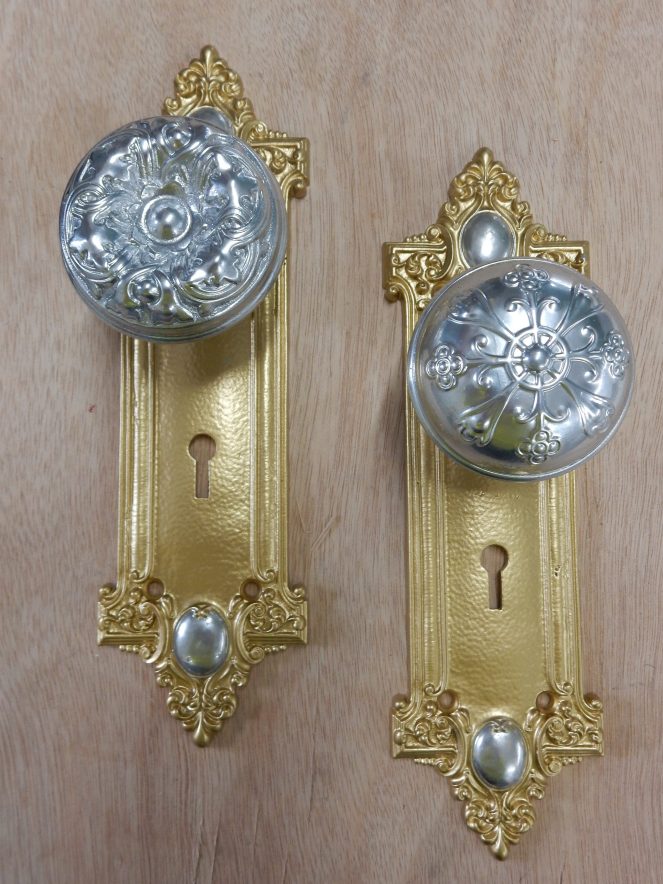 Vintage Finds, Vintage Rehabs, Flea Market Flip, Flea Market Flips, Fleam Market Find, Flea Market Finds, Vintage Reno, VIntage Redo, Vintage Door Knobs, Chicago Architecture, Chicago's Old Homes, VIntage Door Plates, Kane County Flea Market, Best Chicago Flea Markets, Best Flea Markets, retro updates, spray paint projects, a coat of paint, Russel & erwin Manufacturing, home projects, how to tips for vintage reno, design blog, design blogger, Sarah In Style, Sarah Meyer, Magic of Steel wool, Gorilla Glue