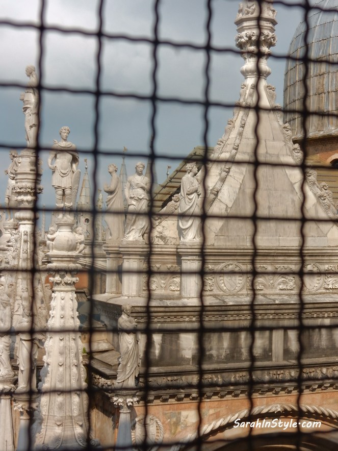 Burano Italy, Burano, Italian Village, Italian Towns, Charming European Towns, Colorful Homes, Colorful Towns, Colorful Houses, Visit Burano, Visit Venice, DK Eyewitness, Top 10 Venice, Must see in Burano, Venice Day Trips, What to do in Venice, What to do in Burano, Sarah In Style, Sarah Meyer, Blogger Travel tips, Italy travel tips, where to go in Italy, what to see in Italy, exploring Italy, off the beaten path in Italy, Italian fishing villages, most charming town, handmade lace, lace making, Italian craftsmanship, Murano Glass, Italian Glass, Italian Art, Italian Artisans, Venetian Glass, Murano Italy, Visit Murano, Visit Venice, Venice Italy, What to do in Venice, What to do in Italy, Venice Sighsteeing, Venice Guide, Tips for Venice, Explore Venice, Visit Venice, Piazzo San Marco, Basilica San Marco, St. Marks Museum, Doge's Palace, Bridge of Sighs, Rialto Bridge, Antico Panada, Vaporetto,Gonodola Rides, Venice Transportation, Best Views in Venice, Rooftop Views Venice