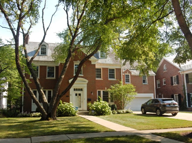Unique Chicago, Chicago Movie Tour, Chicago Movie Homes, Chicago Famous Homes, Famous Chicago Homes, Chicago Movie Settings, Chicago Movie Sets, Classic Chicago Movies, 1980's teen movies, My Best Friends Wedding, Chicago Architecture, Ferris Bueller's Day Off, Only the Lonely, The Break-Up, The Breakfast Club, Sixteen Candles, Home Alone, Chicago Northshore, Must See Chicago, Visit Chicago, Cool Chicago Tours, Best Chicago Tours, Self Guided Chicago Tours, Movie Tours, Sarah In Style, SarahInStyle.com, Sarah Meyer, Best of Chicago sightseeing, Chicago film locations