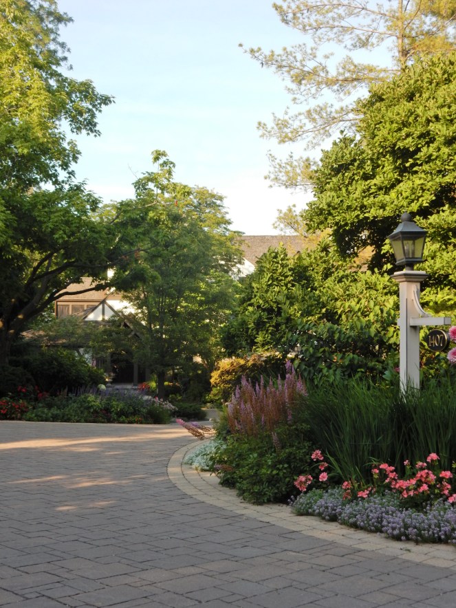 Unique Chicago, Chicago Movie Tour, Chicago Movie Homes, Chicago Famous Homes, Famous Chicago Homes, Chicago Movie Settings, Chicago Movie Sets, Classic Chicago Movies, 1980's teen movies, My Best Friends Wedding, Chicago Architecture, Ferris Bueller's Day Off, Only the Lonely, The Break-Up, The Breakfast Club, Sixteen Candles, Home Alone, Chicago Northshore, Must See Chicago, Visit Chicago, Cool Chicago Tours, Best Chicago Tours, Self Guided Chicago Tours, Movie Tours, Sarah In Style, SarahInStyle.com, Sarah Meyer, Best of Chicago sightseeing, Chicago film locations