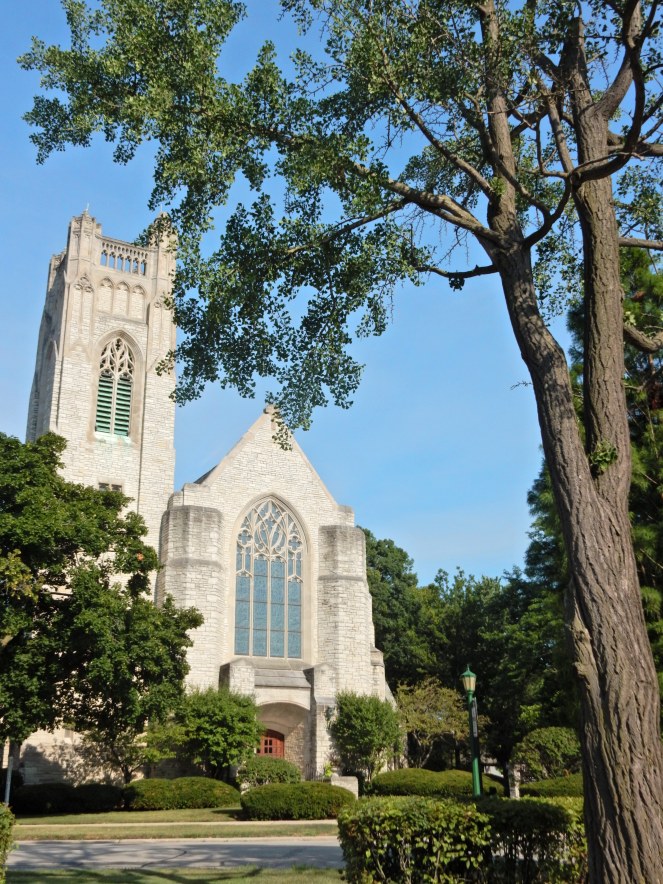 Unique Chicago, Chicago Movie Tour, Chicago Movie Homes, Chicago Famous Homes, Famous Chicago Homes, Chicago Movie Settings, Chicago Movie Sets, Classic Chicago Movies, 1980's teen movies, My Best Friends Wedding, Chicago Architecture, Ferris Bueller's Day Off, Only the Lonely, The Break-Up, The Breakfast Club, Sixteen Candles, Home Alone, Chicago Northshore, Must See Chicago, Visit Chicago, Cool Chicago Tours, Best Chicago Tours, Self Guided Chicago Tours, Movie Tours, Sarah In Style, SarahInStyle.com, Sarah Meyer, Best of Chicago sightseeing, Chicago film locations