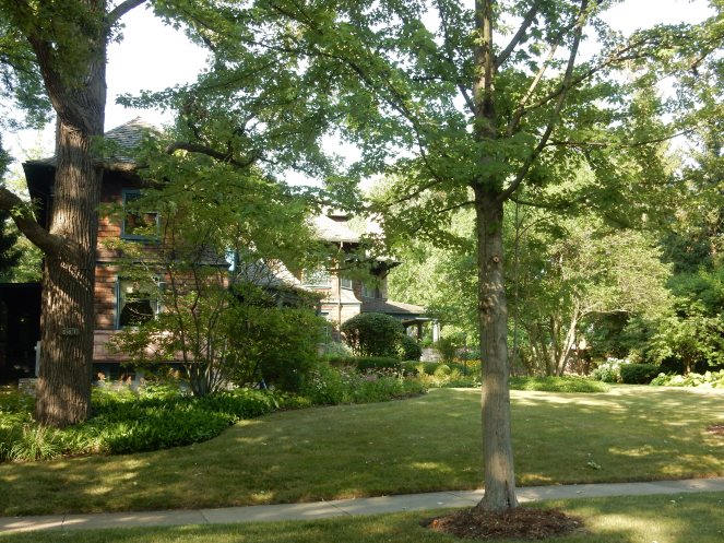 Unique Chicago, Chicago Movie Tour, Chicago Movie Homes, Chicago Famous Homes, Famous Chicago Homes, Chicago Movie Settings, Chicago Movie Sets, Classic Chicago Movies, 1980's teen movies, My Best Friends Wedding, Chicago Architecture, Ferris Bueller's Day Off, Only the Lonely, The Break-Up, The Breakfast Club, Sixteen Candles, Home Alone, Chicago Northshore, Must See Chicago, Visit Chicago, Cool Chicago Tours, Best Chicago Tours, Self Guided Chicago Tours, Movie Tours, Sarah In Style, SarahInStyle.com, Sarah Meyer, Best of Chicago sightseeing, Chicago film locations