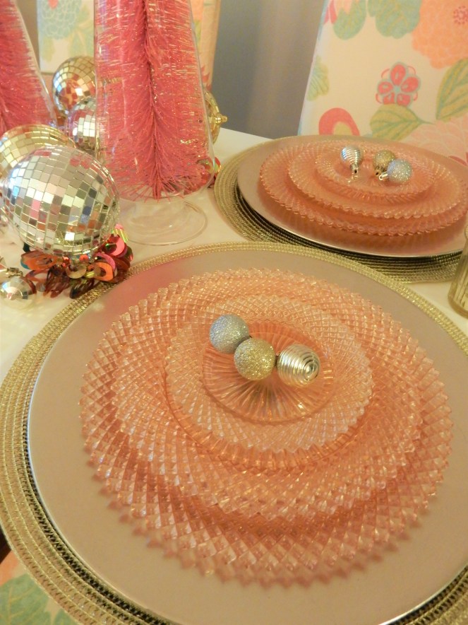 holiday table, holiday tablescape, christmas table, holiday table, christmas decorations, holiday decorating, sarah in style, chicago blogger, holiday dining, holiday decor, lifestyle blogger, a peak at my table, Sarah Meyer, design blogger, NYE Table decor, Miss America glassware, Disco dining decor, Disco tablescape, New Year's Eve table decor, New Year's Eve tablescape, party planning tips, dinner party ideas