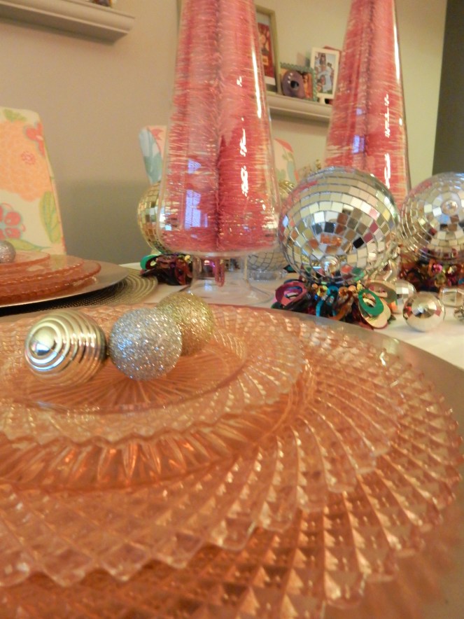 holiday table, holiday tablescape, christmas table, holiday table, christmas decorations, holiday decorating, sarah in style, chicago blogger, holiday dining, holiday decor, lifestyle blogger, a peak at my table, Sarah Meyer, design blogger, NYE Table decor, Miss America glassware, Disco dining decor, Disco tablescape, New Year's Eve table decor, New Year's Eve tablescape, party planning tips, dinner party ideas
