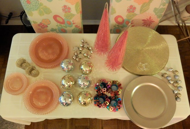 holiday table, holiday tablescape, christmas table, holiday table, christmas decorations, holiday decorating, sarah in style, chicago blogger, holiday dining, holiday decor, lifestyle blogger, a peak at my table, Sarah Meyer, design blogger, NYE Table decor, Miss America glassware, Disco dining decor, Disco tablescape, New Year's Eve table decor, New Year's Eve tablescape, party planning tips, dinner party ideas