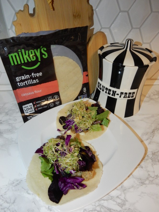 gluten free tortilla's, best gluten free products, grain free tortilla's, best grain free products, Mikey's tortillas, Eat Mikey's, gluten free pizza, gluten free pizza pockets, gluten free recipes, grain free recipes, grain free tacos, gluten free tacos, health food blogger, eat  healthy in 2021, Sarah In Style, Sarah Meyer, chicago food blogger, how to eat gluten free, how to eat grain free, #makeitmikeys, #eatmikeys