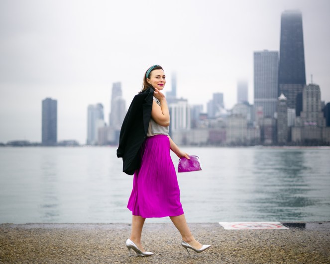 Sarah In Style, SarahInStyle.com, Sarah Meyer, Chicago Fashion Blogger, Fashion Blogger Tips, Chicago Skyline, Chicago Photographers, Jeremy Glickstein Photography, Chicago Fashion Photographers, Jeremy Glickstein, Pink Pleated Skirt, Vintage Tuxedo Jacket, 1 Look 3 Ways, Fashion Day to Night, Fashion Handbook, Stylists Handbook, Shop your closet, Dressing from day to night, pop of color, green velvet headband, shortylove, perfect work bags