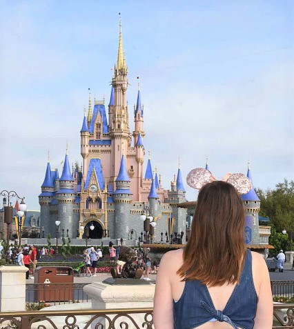 Walt Disney World, Disney World, Disney 50th Anniversary, Walt Disney World 50th Anniversary, Disney World 50th Anniversary, Disney in a pandemic, Walt Disney World in a pandemic, Disney World in a pandemic, tips for visiting Disney during a pandemic, how is disney during covid, is it safe to go to Disney World, Disney World covid precautions, Disney travel tips, Disney during coronavirus, What to do at Disney World, How to plan a trip to Disney, Disney World Trip planning, Sarah Meyer, Sarah In Style, SarahInStyle.com, Disney Parks Blog, Blogs about Disney, Disney travel tips, Disney park tips, Magic Kingdom, Magic Kingdom in covid, Cinderella Castle, Cinderella's Castle