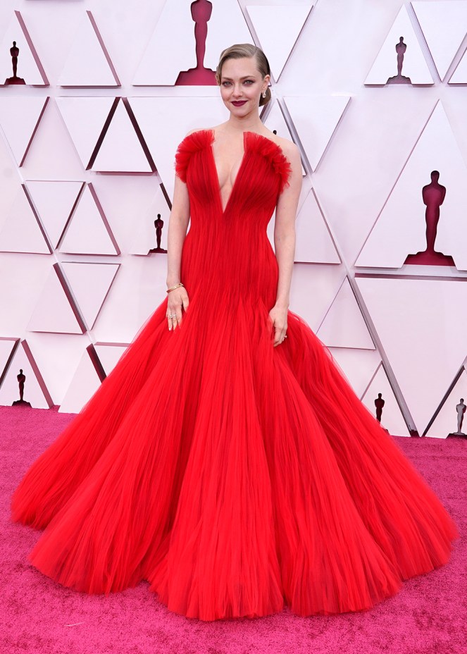 Oscar Awards, Oscars 2021, Oscars Red Carpet, Oscars Best Dressed, Academy Awards 2021, Academy Awards Red Carpet, Academy Awards Best Dressed, Dolby Theater, Old Hollywood Glamour, Hollywood History, Best in Hollywood,  Awards Best Dressed, Grammy Awards Fashion, Grammy's Best Dressed, Best Dressed 2021, Red Carpet, Red Carpet Fashion, Celebrity Best Dressed, Celebrity Fashion, Awards Season, What they Wore, On the red carpet, Celebrity style, Sarah In Style, Sarah Meyer, Celebrity looks, awards show fashion, back on the red carpet