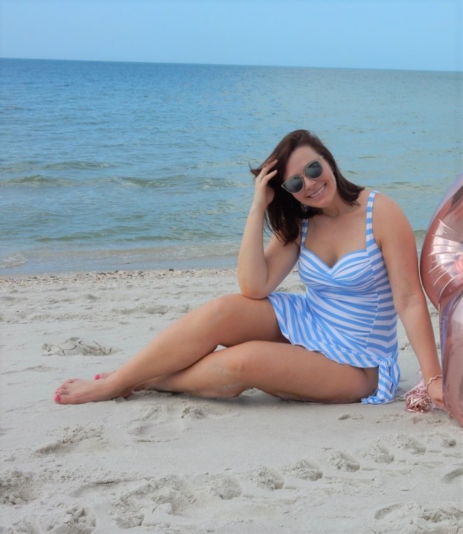 Sarah In Style, SarahInStyle.com, Sarah Meyer, Fashion Blogger Swimsuit Advice, Best Swimsuit Brands, Best places to shop for swimsuits, Women's Swimwear, Women's swimsuits, Cute one piece swimsuits, bright and bold swimsuits, trina turk swim, trina turk swimsuits, tommy bahama swim, tommy bahama swimsuits, victoria's secrets swimsuits, best high-waisted swim bottoms, must have swimwear for 2021, summer 2021 fashion must haves, Victoria's Secret swim