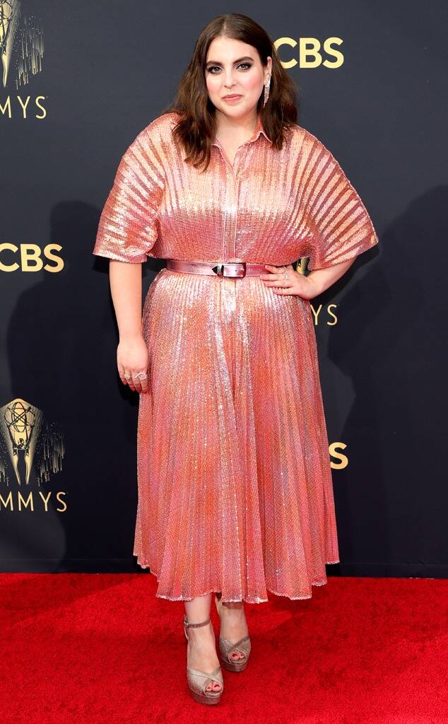 Sarah In Style, SarahInStyle.com, 2021 Celebrity Fashion, Best dressed celebrities, best dressed celebs, red carpet fashion, red carpet style, fashions biggest night out, true american fashion, classic american fashion, TV's biggest night, Emmy Awards, Emmy Awards 2021, 2021 Emmys, 2021 Emmy Awards, award show red carpets, Kaley Cuoco, Nicole Byer, Susan Kelechi Watson, Beanie Felstein, best Emmy Awards, TVs impact on Covid, fashion blogger, celebrity fashion blogger, celebrity blogger, Cristian Siriano red carpet