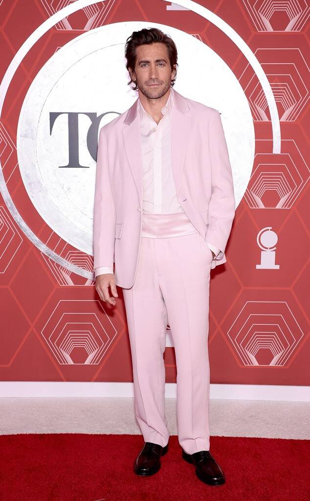 Sarah In Style, SarahInStyle.com, 2021 Celebrity Fashion, Best dressed celebrities, best dressed celebs, red carpet fashion, red carpet style, award show red carpets, fashion blogger, celebrity fashion blogger, celebrity blogger, Cristian Siriano red carpet,Tony Awards, 2021 Tony's , 2021 Tony Awards, Broadway's Night Out, Broadway's Back, Broadway's Best Dressed, Tony Awards Best Dressed, theater fashion, best dressed actors, CBS awards show, Anika Noni Rose, Bernadette Peters Fashion, Jennifer Nettles fashion, Sienna Miller Fashion