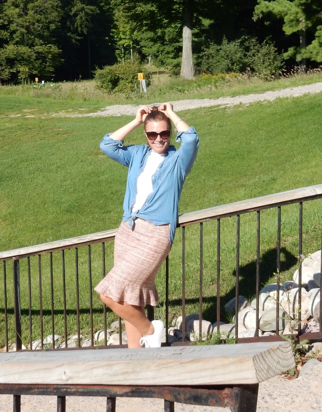 SarahInStyle, Sarah In Style, SarahInStyle.com, Sarah Meyer, Fall Fashion, Wardrobe Styling Tips, Styling Tips, Fashion Blogger Styling, Fashion Advice, Mixing Seasonal Fashions, Chambray Shirt, Pink Tweed Skirt, White Converse Sneakers, Straw Crossbody bag, Autumn Fashion, Fall Wardrobe, What to wear this fall, summer into fall, Wardrobe staples, styling advice