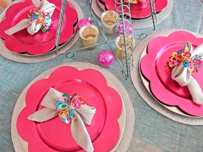 Sarah In Style, SarahInStyle.com, Sarah Meyer, Dining Decor, Winter tablescapes, December tablescapes, Holiday Tablescapes, Christmas tablescape, decorating for the holidays, decorating for Christmas, incorporating family traditions, cute table decor, bow napkins, Colorful Table Decor, table decorating ideas, holiday decor, mix and match tablescape, ombre tablescape, silver pink and blue, holiday entertaining, winter entertaining, design blog tips, design blogger, blogger decor tips