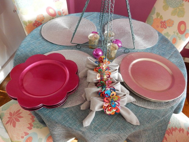 Sarah In Style, SarahInStyle.com, Sarah Meyer, Dining Decor, Winter tablescapes, December tablescapes, Holiday Tablescapes, Christmas tablescape, decorating for the holidays, decorating for Christmas, incorporating family traditions, cute table decor, bow napkins, Colorful Table Decor, table decorating ideas, holiday decor, mix and match tablescape, ombre tablescape, silver pink and blue, holiday entertaining, winter entertaining, design blog tips, design blogger, blogger decor tips