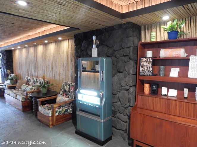 midcentury modern Hawaiian decor