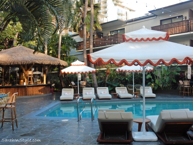 Best hotel pools in Honolulu Hawaii