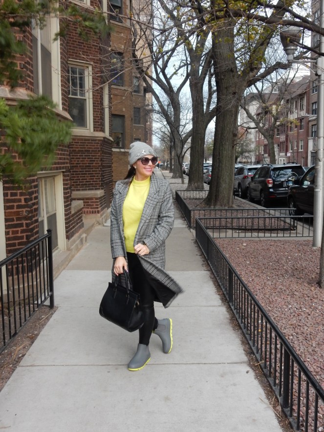 Dressing for Wet Weather, SarahInStyle.com, SarahInStyle, Sarah In Style, Sarah Meyer, Slushy Style, Winter Fashion 2022, Ankle Rain Boots, Best Winter Boots, Sperry Rain Boots, Sperry Boots, Torrent Pop Rain Boot, Torrent Rain Boot, Grey Rain Boots, Glen Plaid Coat, Styling winter Fashion, Dressing for Winter, Commando winter leggings, best pleather leggings, Grey jeweled beanie, dressing for cold weather, blogger fashion advice, blogger fashion tips, Winter 2022 Style, Winter 2022 Trends, Classic Winter Fashion