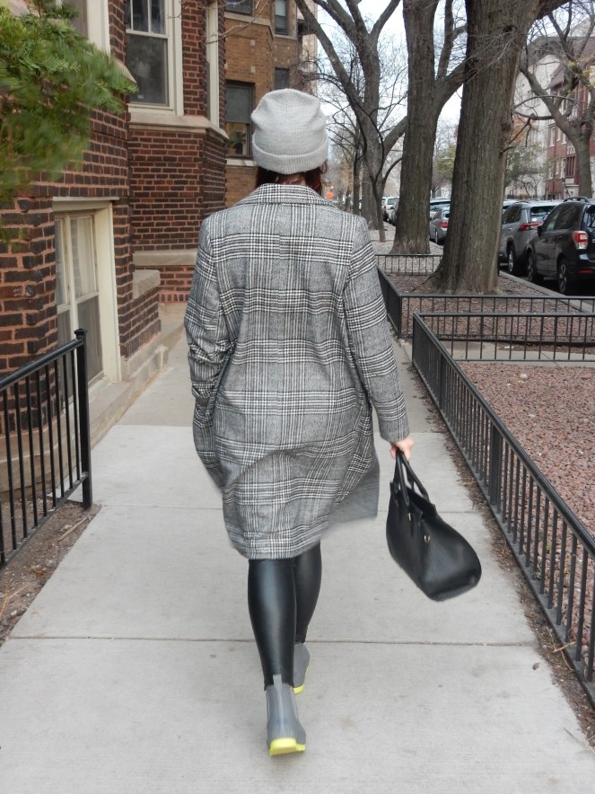 Dressing for Wet Weather, SarahInStyle.com, SarahInStyle, Sarah In Style, Sarah Meyer, Slushy Style, Winter Fashion 2022, Ankle Rain Boots, Best Winter Boots, Sperry Rain Boots, Sperry Boots, Torrent Pop Rain Boot, Torrent Rain Boot, Grey Rain Boots, Glen Plaid Coat, Styling winter Fashion, Dressing for Winter, Commando winter leggings, best pleather leggings, Grey jeweled beanie, dressing for cold weather, blogger fashion advice, blogger fashion tips, Winter 2022 Style, Winter 2022 Trends, Classic Winter Fashion