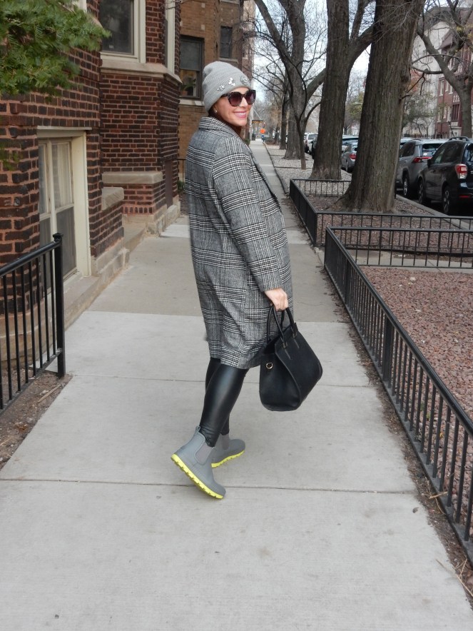 Dressing for Wet Weather, SarahInStyle.com, SarahInStyle, Sarah In Style, Sarah Meyer, Slushy Style, Winter Fashion 2022, Ankle Rain Boots, Best Winter Boots, Sperry Rain Boots, Sperry Boots, Torrent Pop Rain Boot, Torrent Rain Boot, Grey Rain Boots, Glen Plaid Coat, Styling winter Fashion, Dressing for Winter, Commando winter leggings, best pleather leggings, Grey jeweled beanie, dressing for cold weather, blogger fashion advice, blogger fashion tips, Winter 2022 Style, Winter 2022 Trends, Classic Winter Fashion